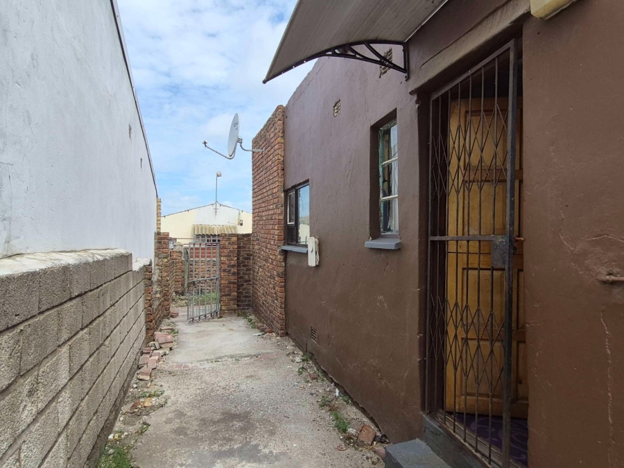 2 Bedroom Property for Sale in Kwazakhele Eastern Cape